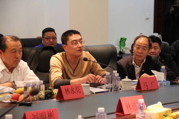 內(nèi)蒙古新蒙商聯(lián)合會秘書長馬廣做對接情況介紹.JPG